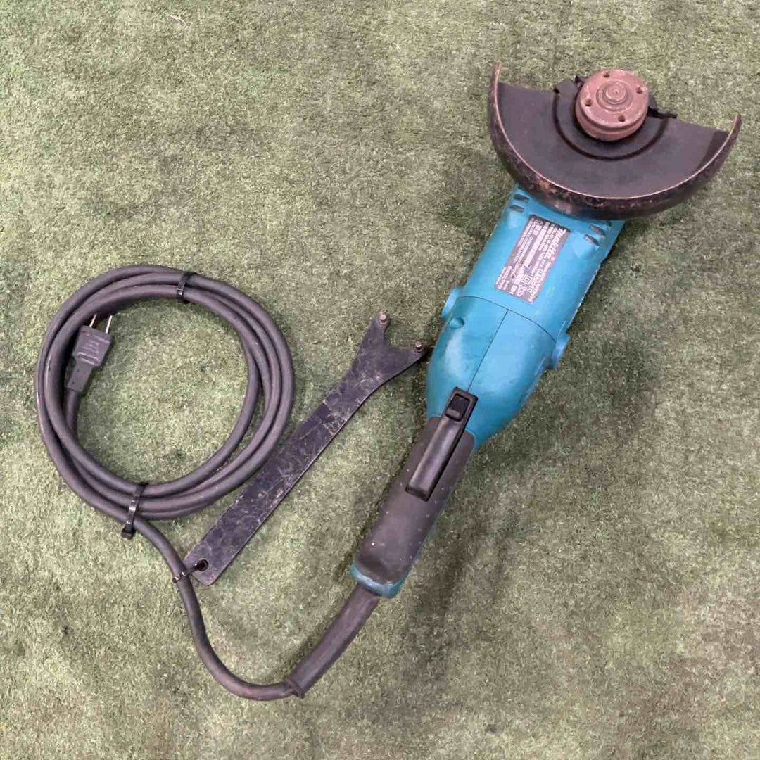 ☆マキタ(makita) 150mm電子ディスクグラインダ GA6021C 動作確認済【川口店】