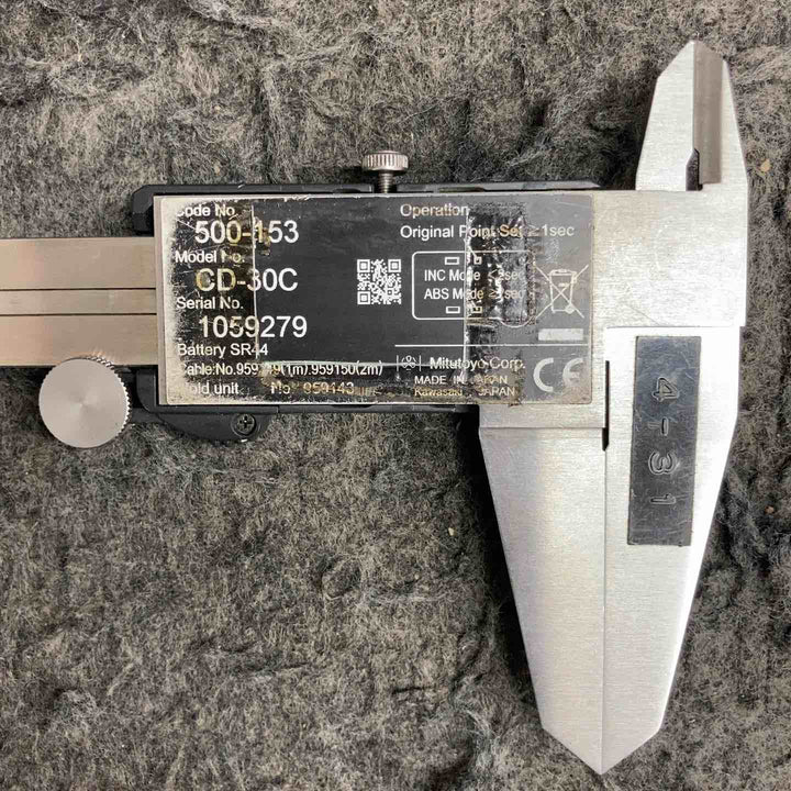 【中古品】 ミツトヨ/Mitutoyo デジマチックキャリパー デジタルノギス CD-30C 300mm 500-153 【鴻巣店】