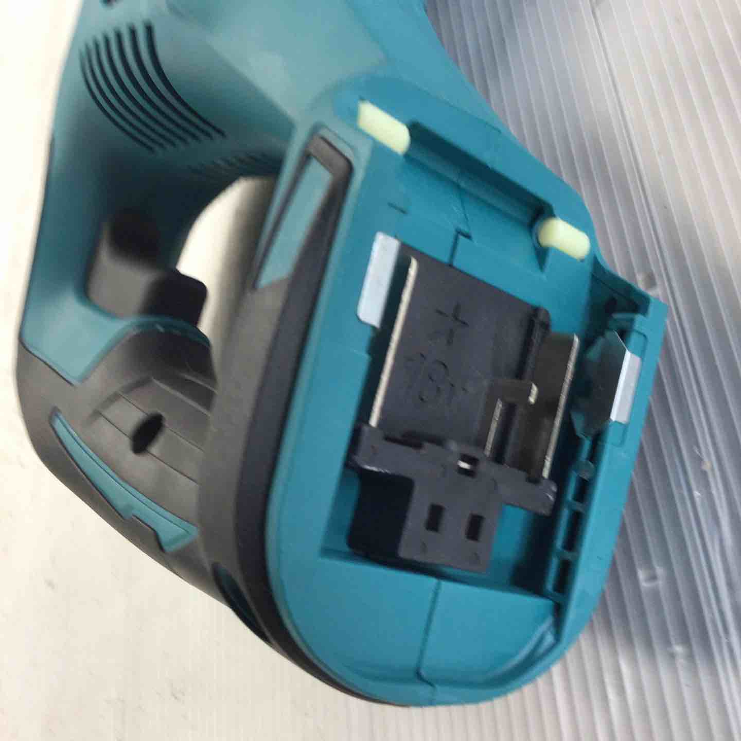 マキタ 18V 充電式 レシプロソー XRJ04 （本体のみ）JR186DZK 同等品