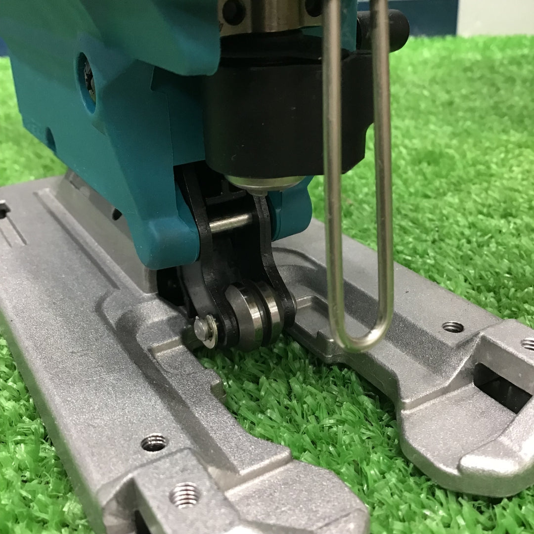 マキタ(makita) コードレスジグソー JV103DZ (本体のみ)【中古品】