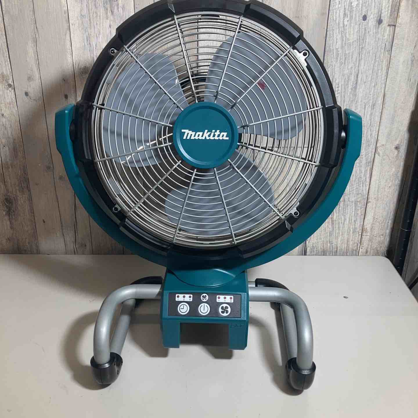 ☆マキタ(makita) 14.4/18Vコードレス産業扇 CF300DZ ACアダプタ付き