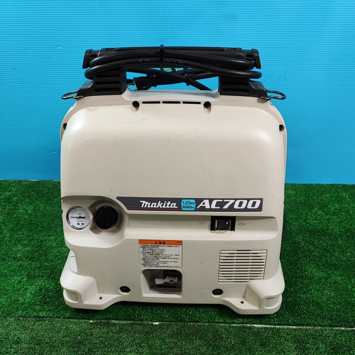 ★マキタ(makita) エアコンプレッサー AC700【岩槻店】