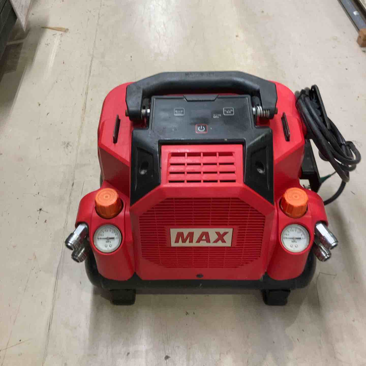 ★マックス(MAX) 高圧専用エアコンプレッサ AK-HH1301E(8L)【町田店】 ☆マックス(MAX) 高圧専用エアコンプレッサ AK-HH1301E(8L)【町田店