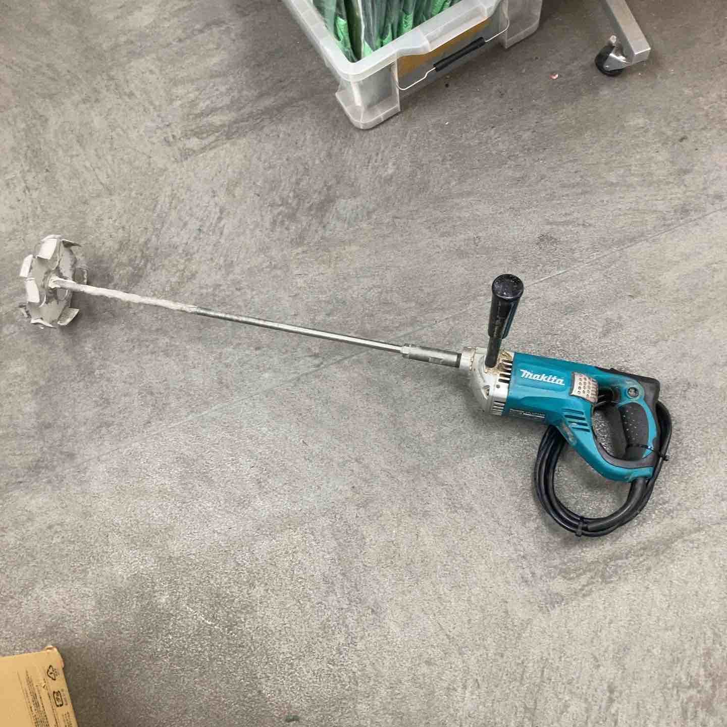 ☆マキタ(makita) コンクリートかくはん機 UT1305【川崎店】 – アクト