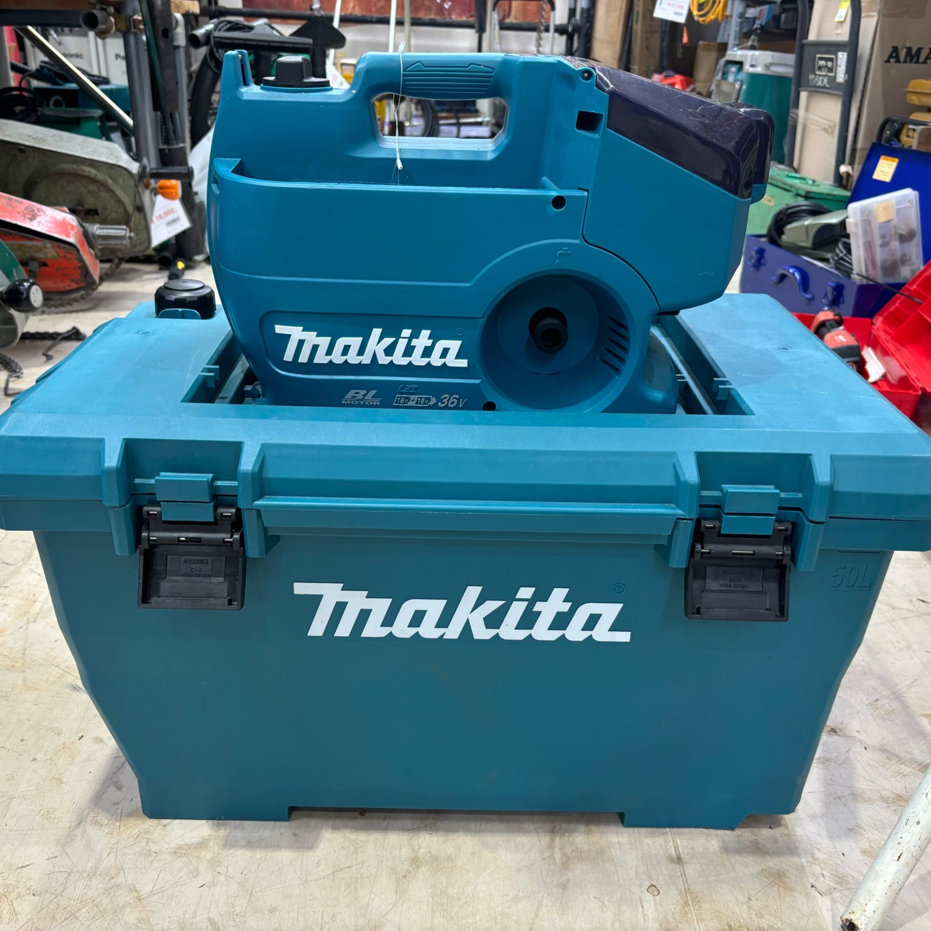 マキタ/makita コードレス高圧洗浄機 MHW080DZK【町田店】 – アクト