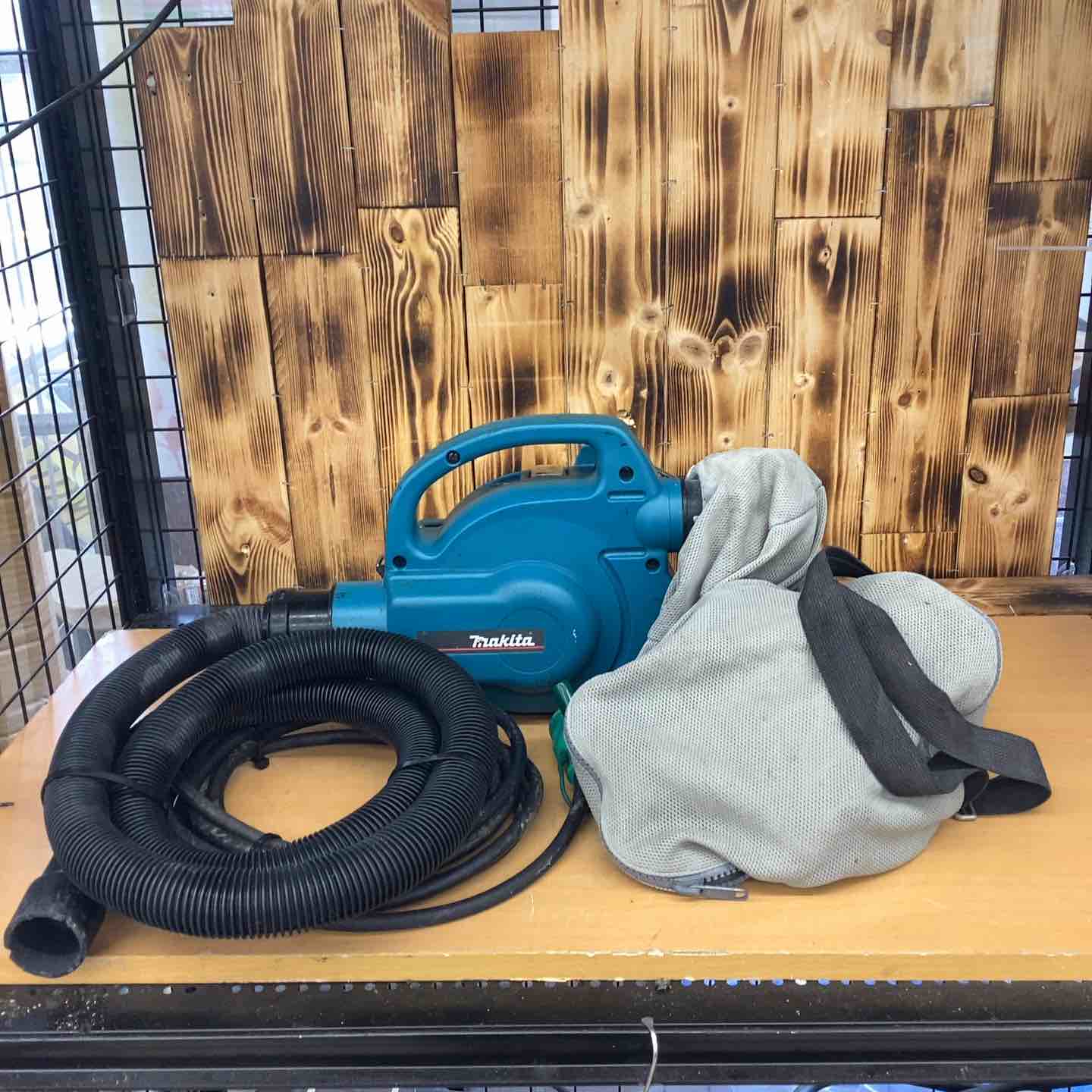 makita マキタ 集塵機 451 ホース、集塵袋付き【越谷店】 makita マキタ 集塵機 451 ホース、集塵袋付き【越谷店】 – アクト