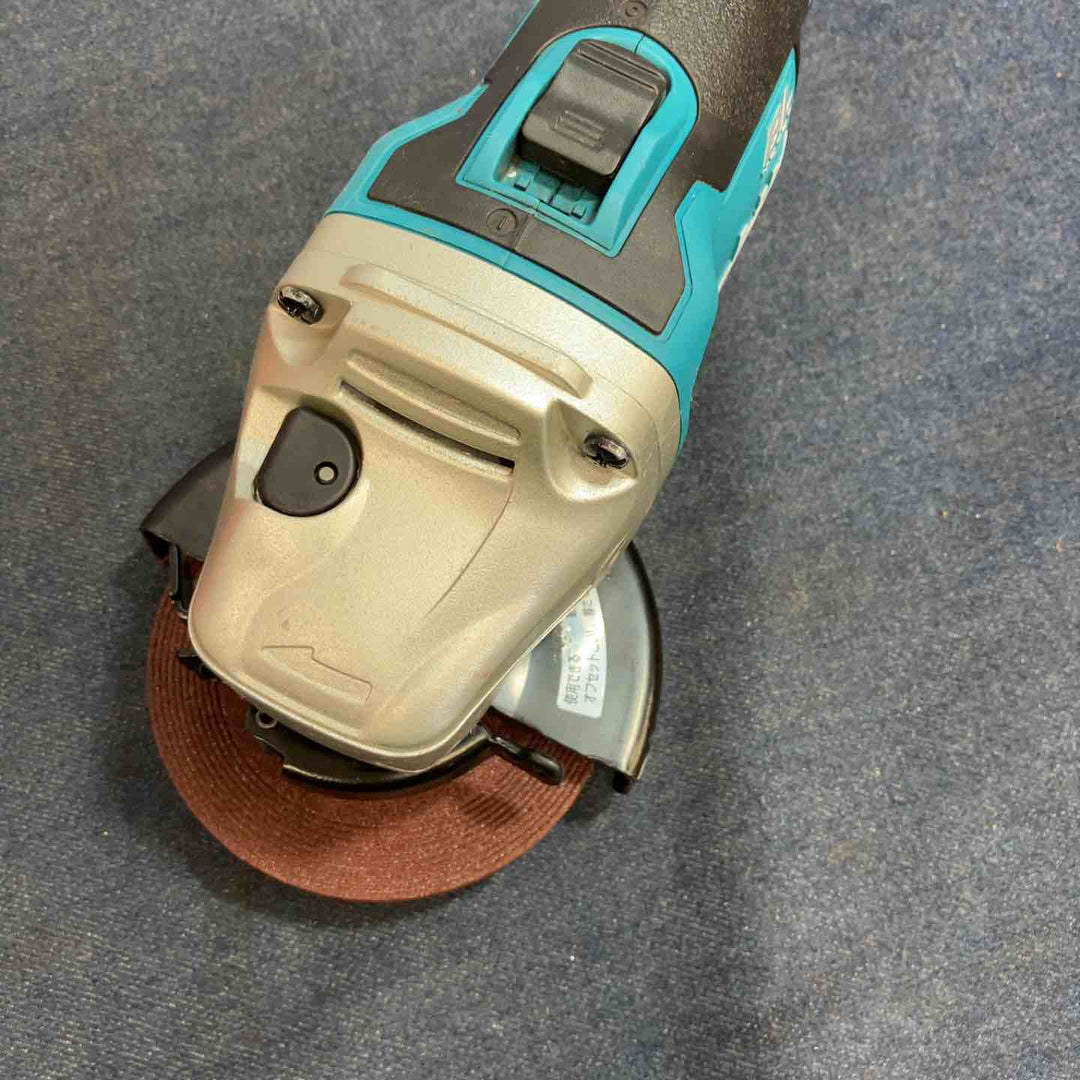 ★マキタ(makita) 100mmコードレスディスクグラインダ GA412DZ【八潮店】