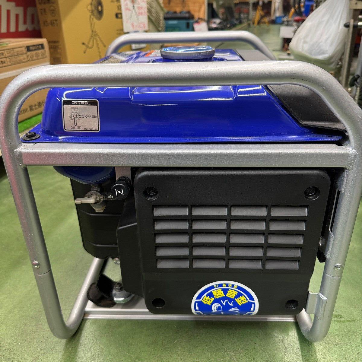 美品中古・発送可！】 ヤマハ YAMAHA 2.5kVA インバーター発電機