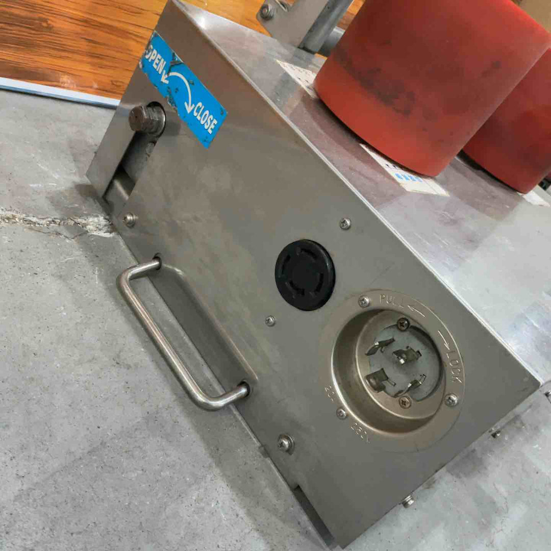 【店頭受取り限定】メーカー 型式不明 ケーブル送り機【川口店】