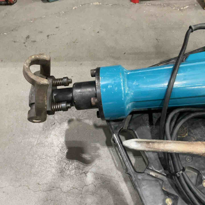 【店頭受取り限定】★マキタ(makita) 電動ハンマ HM1812【川口店】