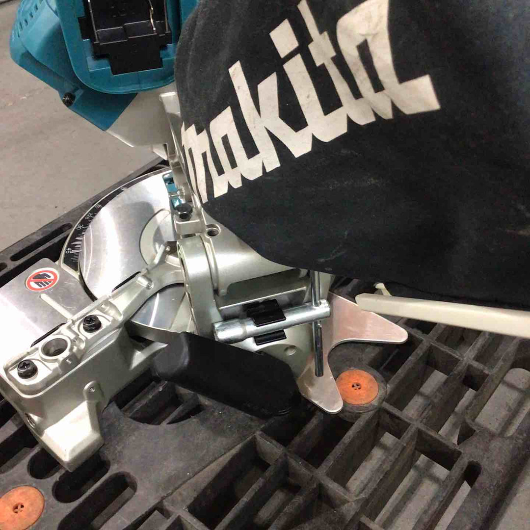 ★マキタ(makita) コードレス卓上マルノコ LS600DZ【川口店】