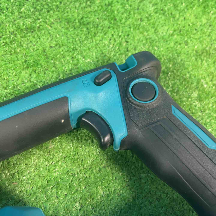 【美品】★マキタ(makita) コードレスコンクリートバイブレータ VR001GZAS 高出力バッテリーBL4040F付【岩槻店】