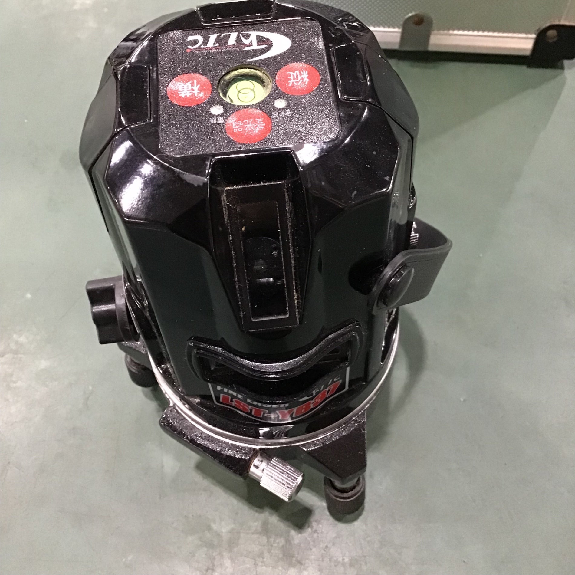 〇テクノ 水平/垂直ラインレーザー墨出し器 LST-YB37【川口店