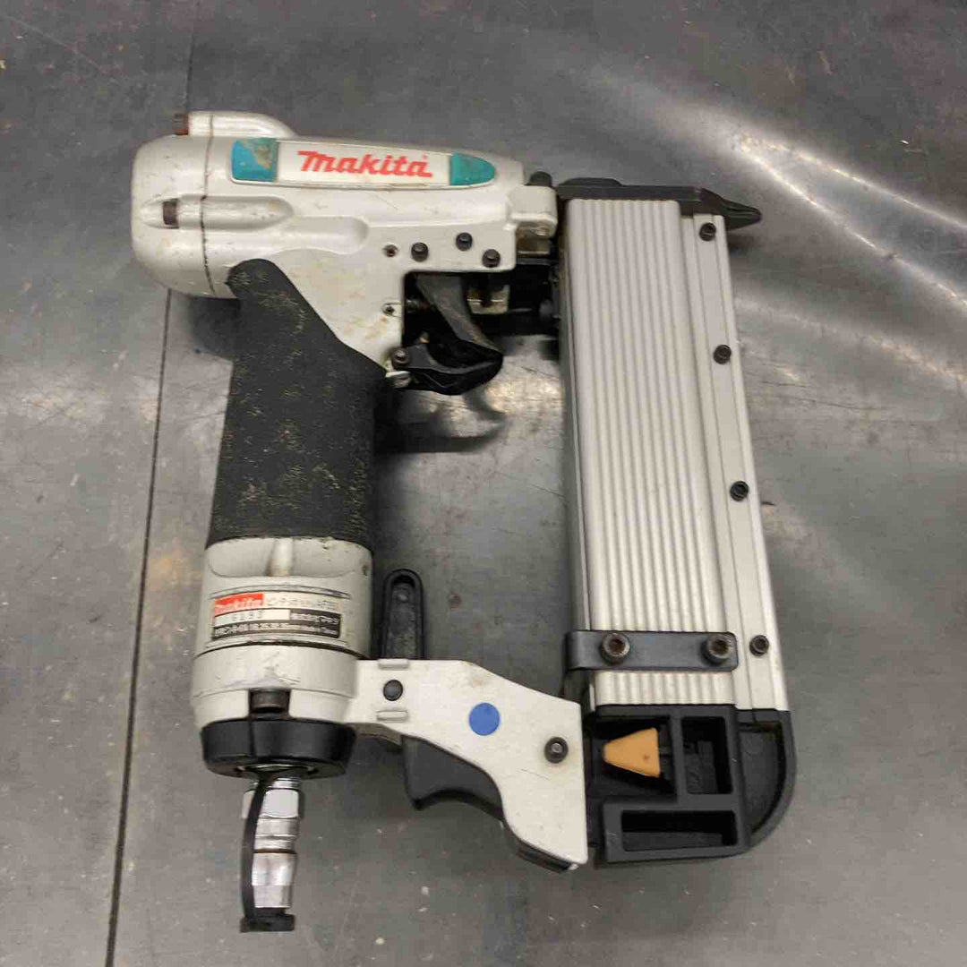 【中古品】マキタ(makita) 常圧ピンネイラ AF351【所沢店】