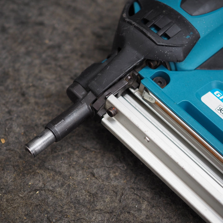 【中古品】マキタ/makita コードレスコンクリート用ガスピン打ち機 GN420C【鴻巣店】