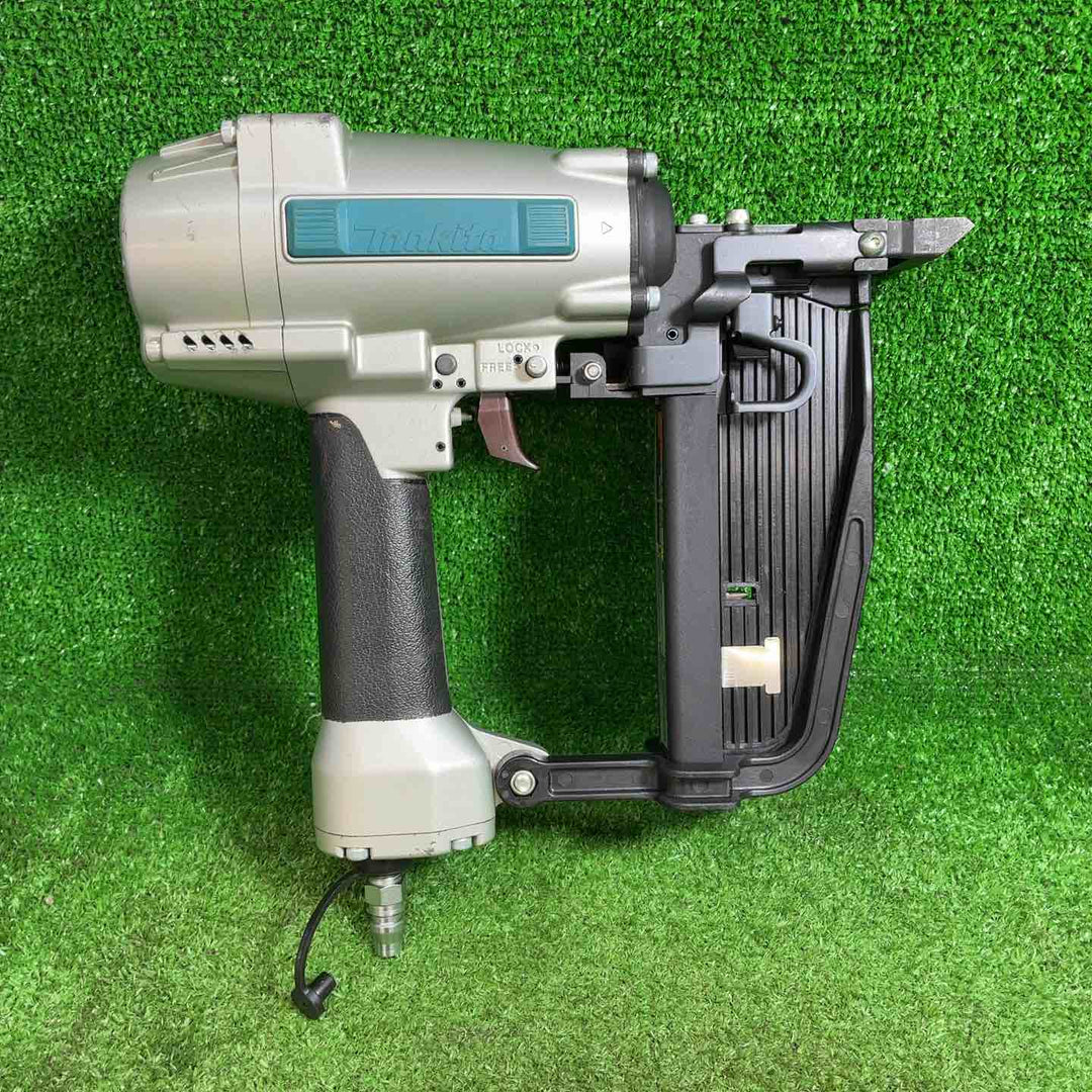 マキタ(makita) 常圧フロアタッカー AT1150B【藤沢店】