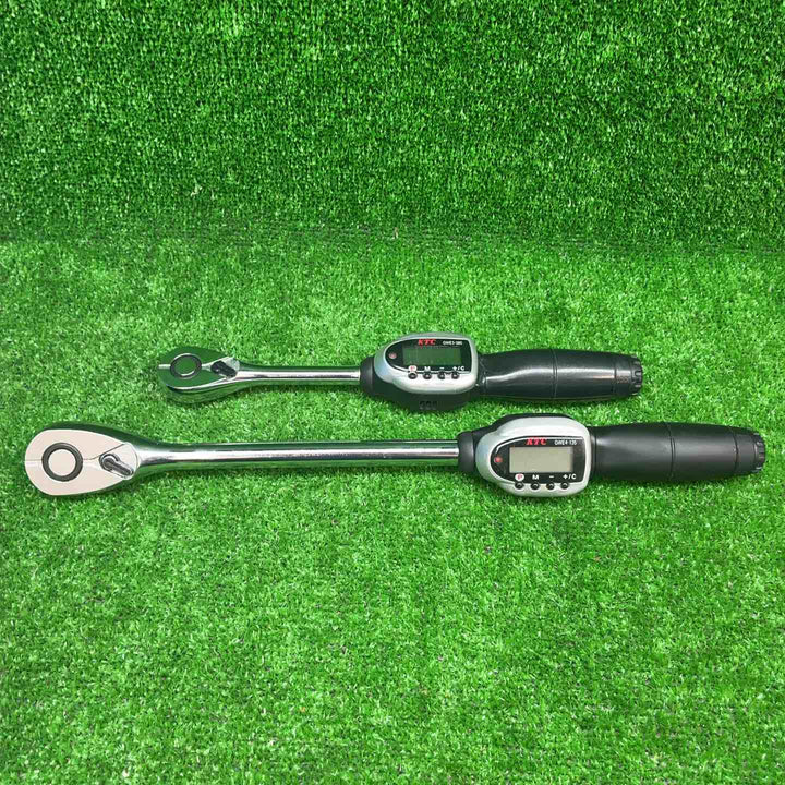 【現状品】2点セット 京都機械工具(KTC) デジラチェ  デジタル式トルクレンチ 3/8 GWE3-085、1/2 GWE4-135【藤沢店】