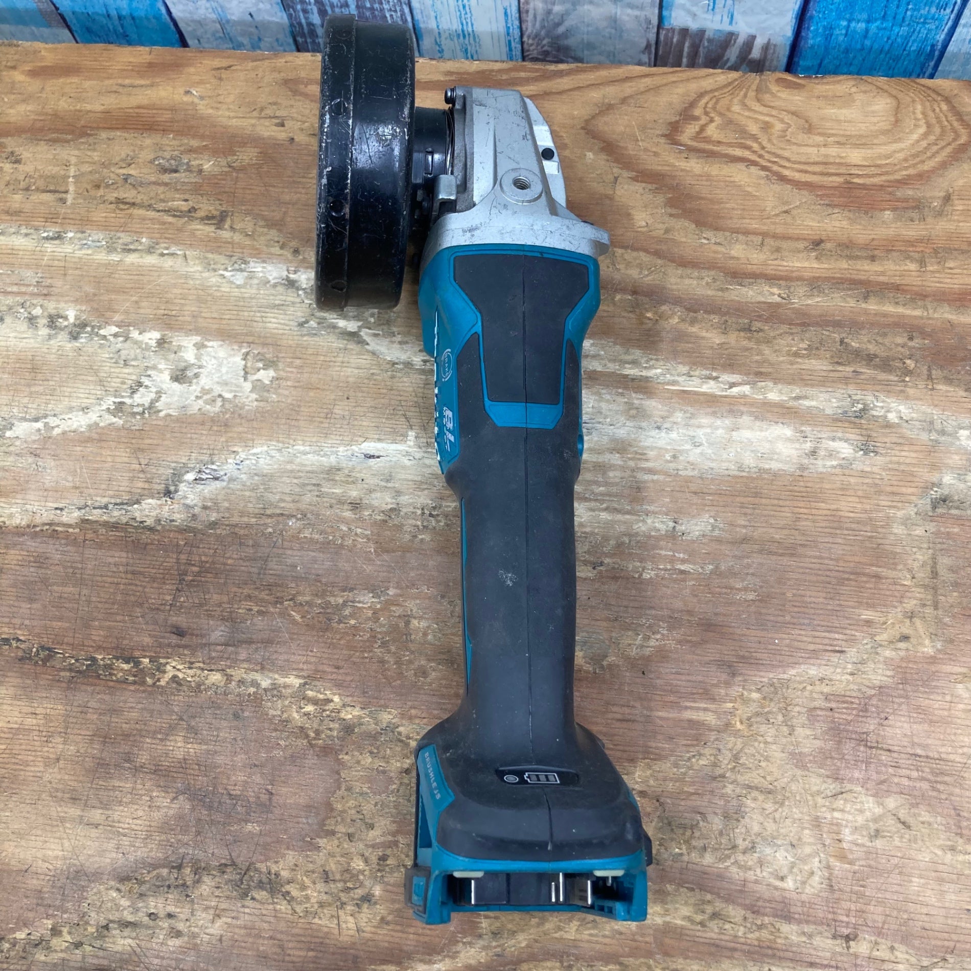 ☆マキタ(makita) 18V 100mmコードレスディスクグラインダ GA420DZ