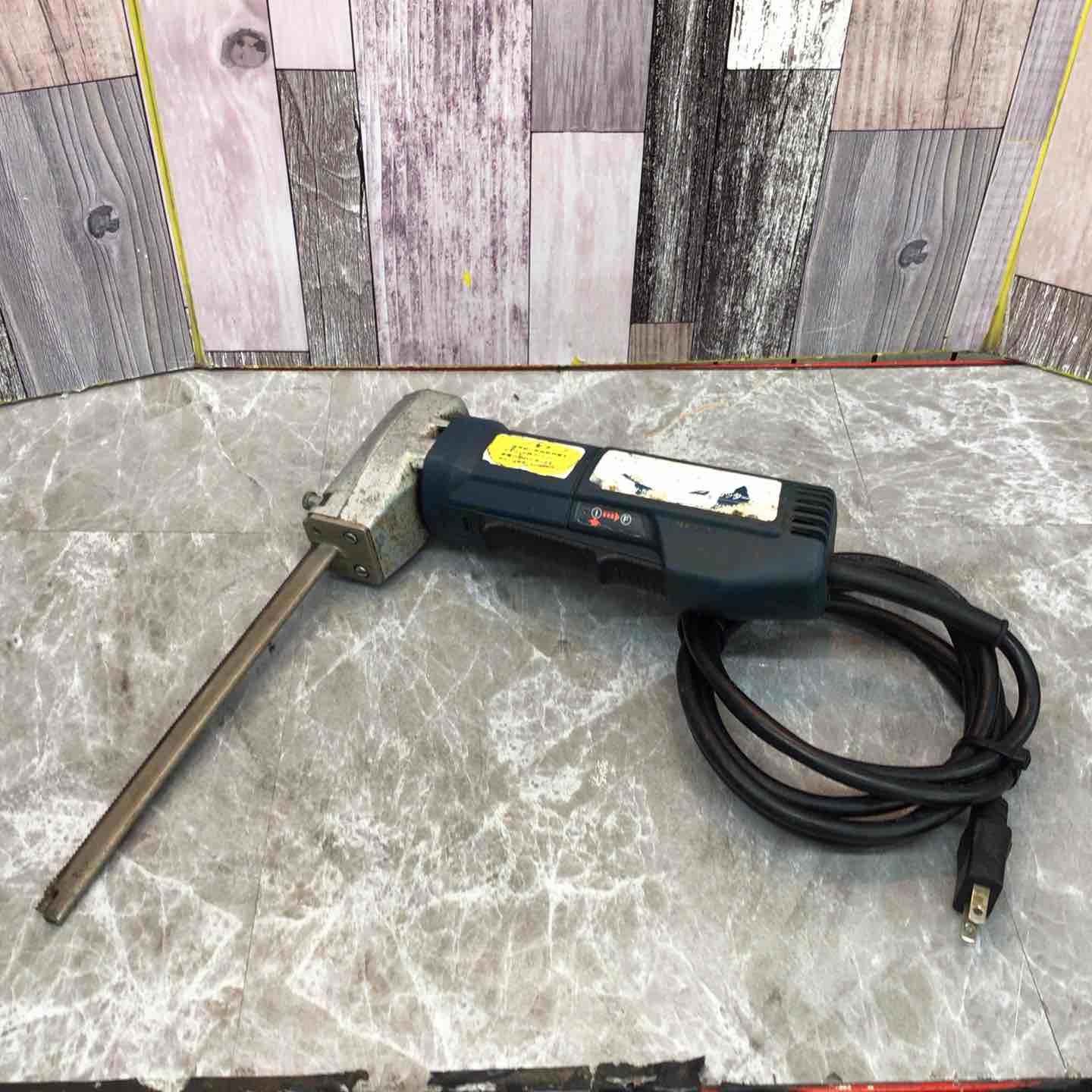 【中古品】ボッシュ スポンジカッター 型番不明 ケース無し 本体のみ【八潮店】 中古品】ボッシュ スポンジカッター 型番不明 ケース無し 本体のみ