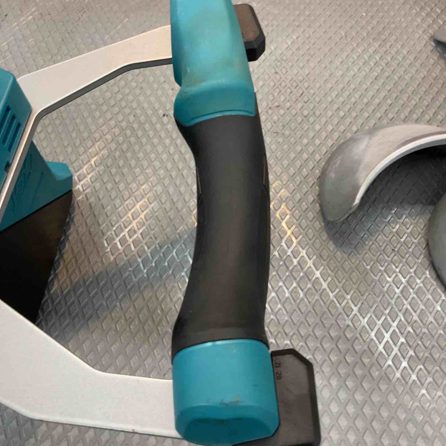 ☆マキタ(makita) コードレスかくはん機 UT001GZ【所沢店】 – アクト