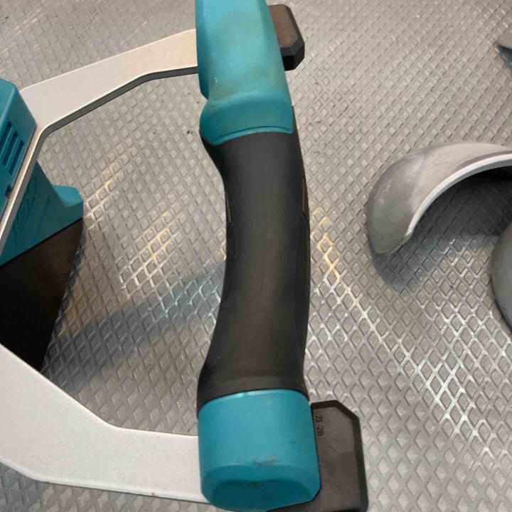 ★マキタ(makita) コードレスかくはん機 UT001GZ【所沢店】