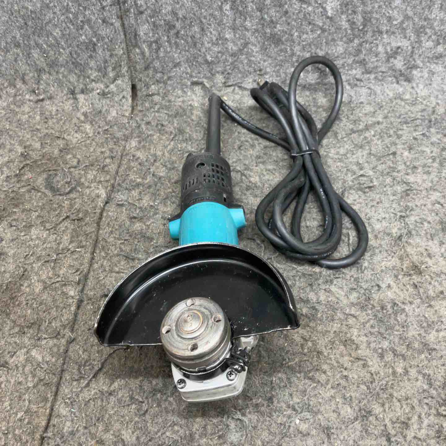 ☆マキタ(makita) 125mm ディスクグラインダ 9535B【鴻巣店】 – アクト