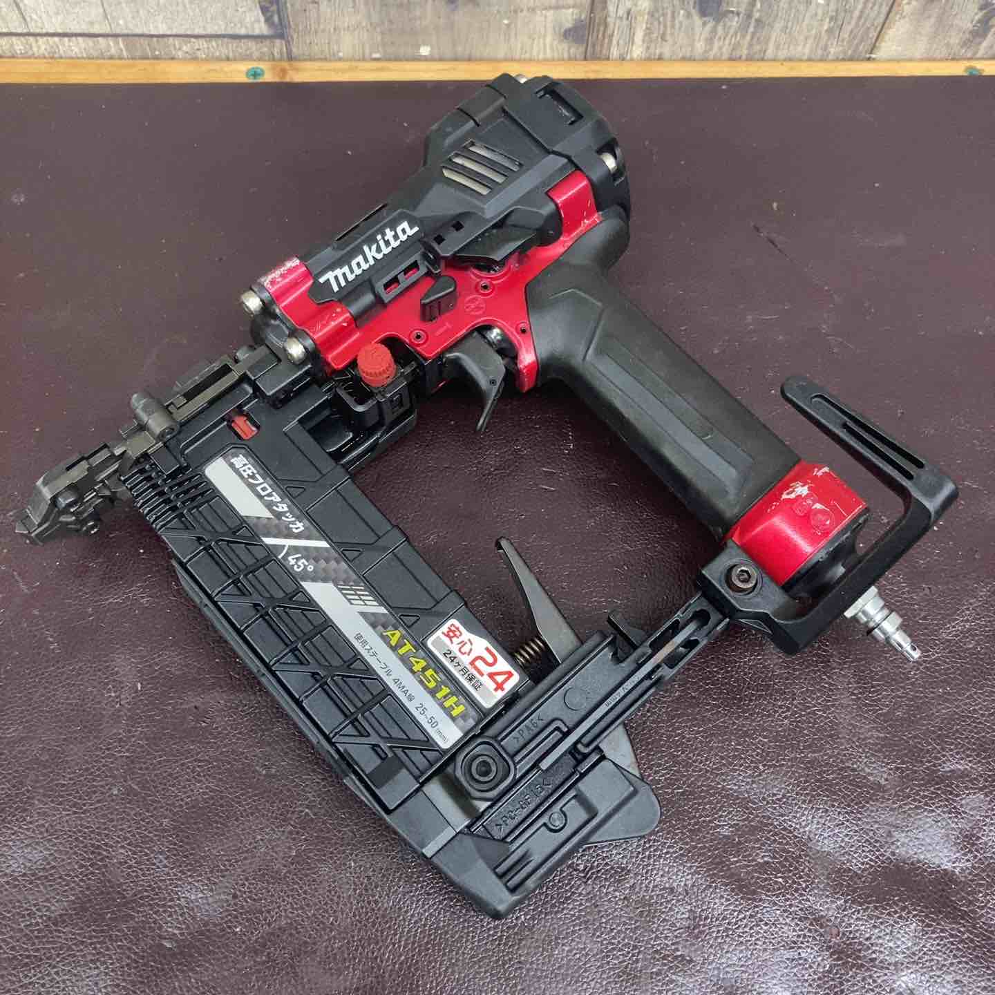 【中古品】★マキタ(makita) 高圧フロアタッカ AT451H【東大和店】 中古品】☆マキタ(makita) 高圧フロアタッカ AT451H【東大和店