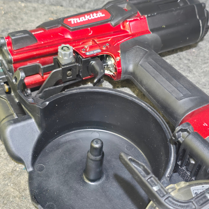【中古品】マキタ(makita) 高圧エアネジ打ち機 AR411HR【桶川店】