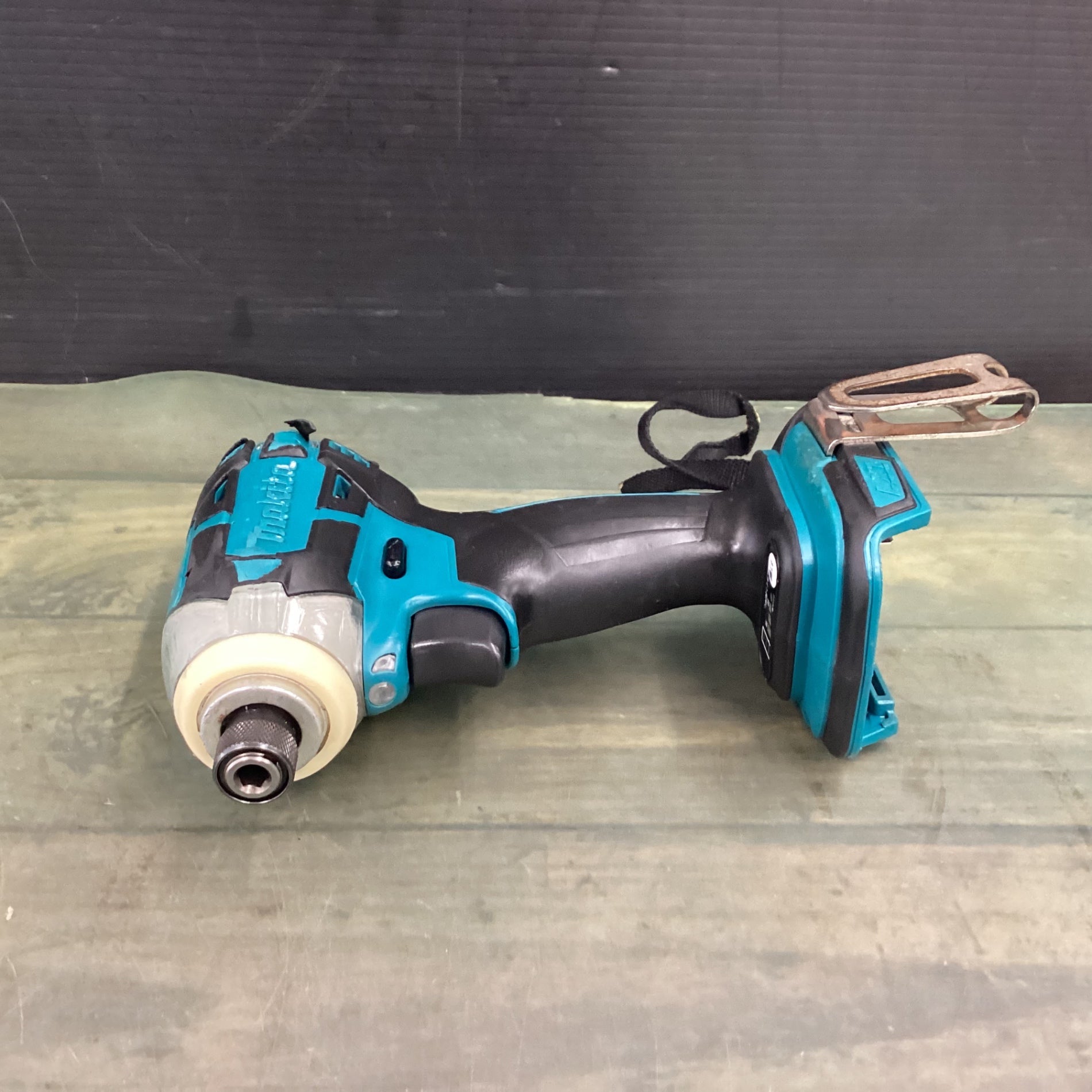 ★マキタ(makita) コードレスインパクトドライバー TD148DRTXL バッテリー二個 充電器付き【草加店】 ☆マキタ(makita) コードレスインパクトドライバー TD148DRTX 【東大和