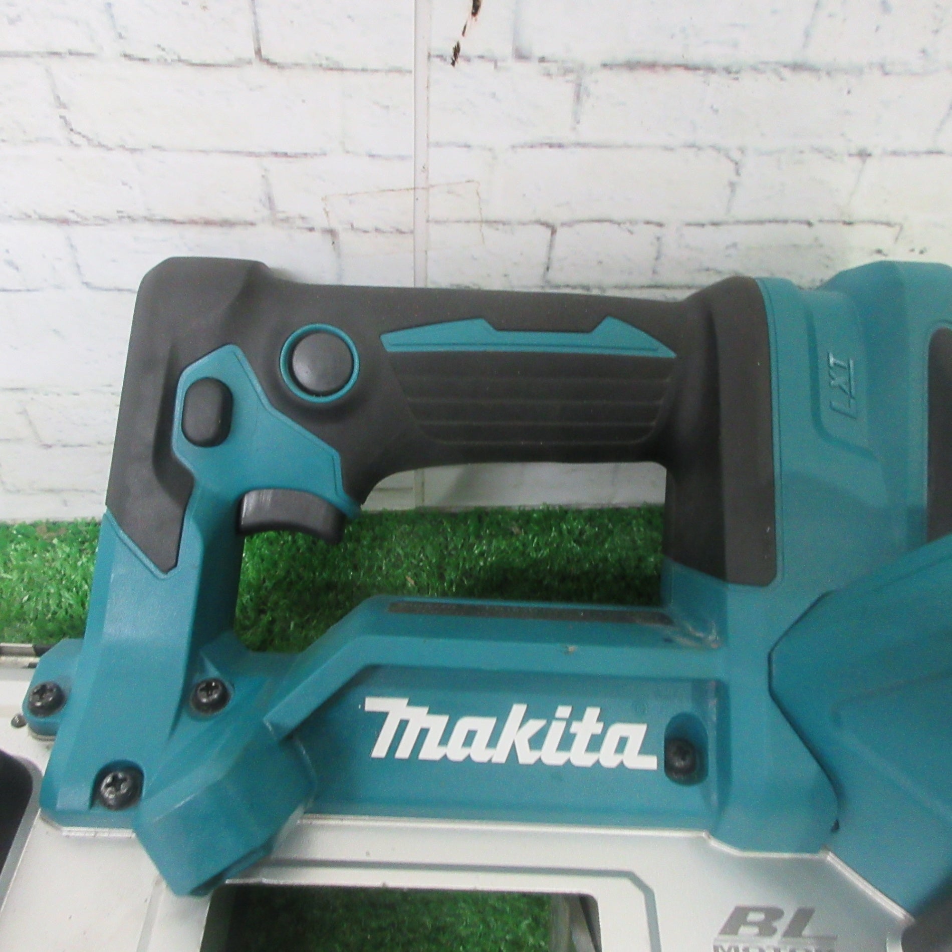 ☆マキタ(makita) コードレスポータブルバンドソー PB183DZ【町田店