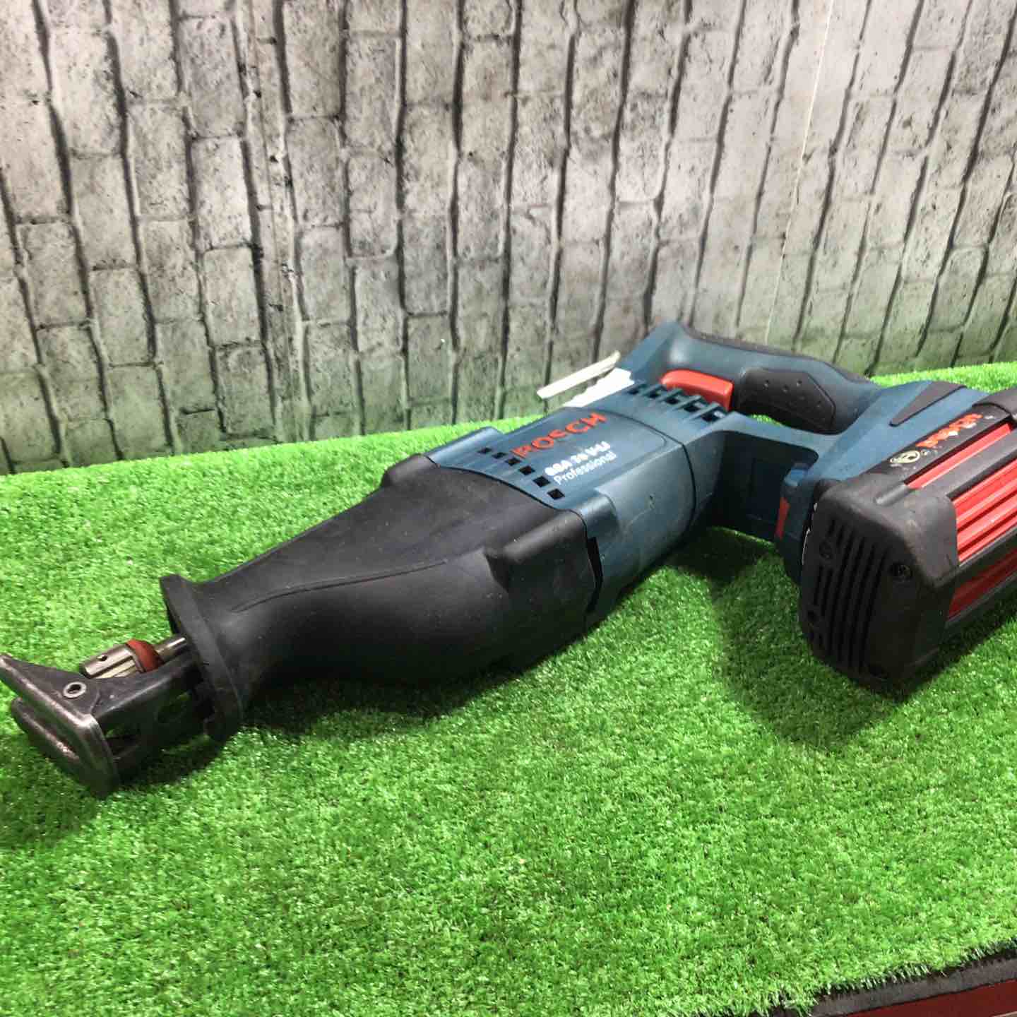 中古】BOSCH セーバソー GSA36V-LI 充電式・バッテリー・ケース付き