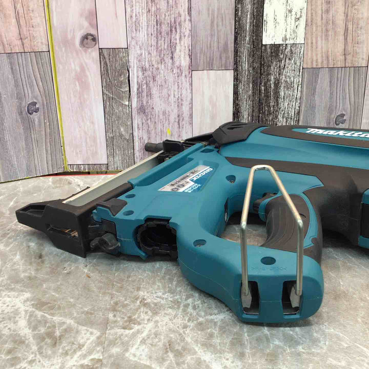 ★マキタ(makita) コードレスコンクリート用ガスピン打ち機 GN420C【八潮店】