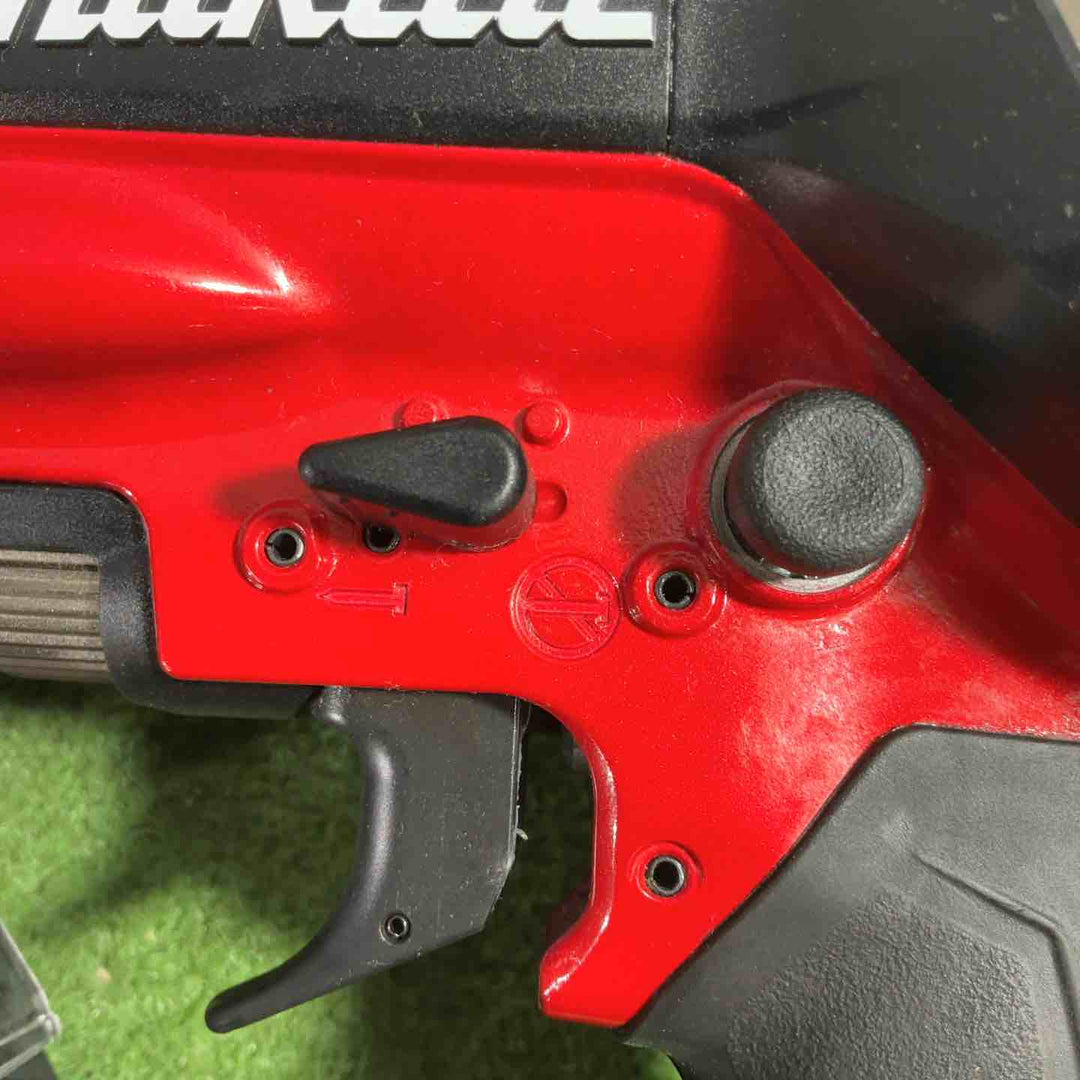 ★マキタ(makita) 高圧エア釘打ち機 AN732H 動作確認済【川口店】