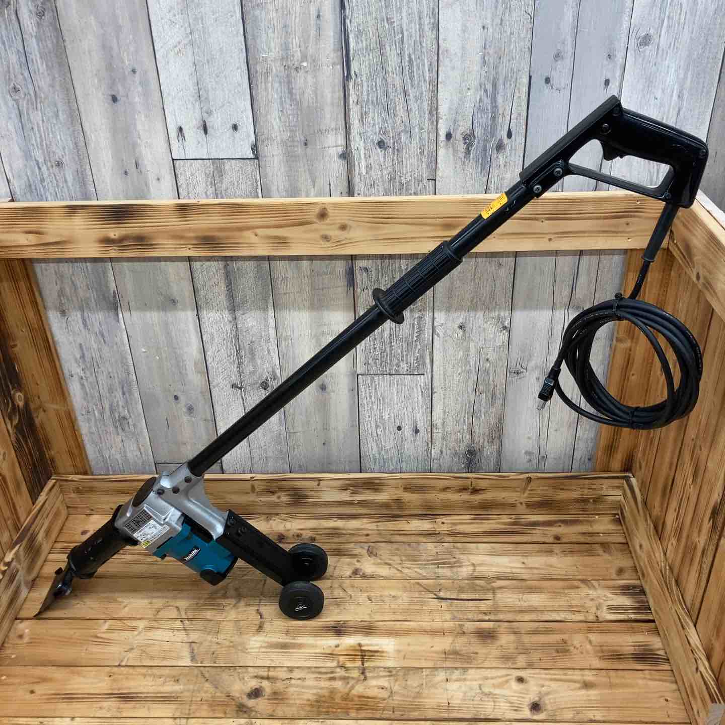 マキタ(makita) 電動ケレン ロングハンドルタイプ HK1800L 【東大和店