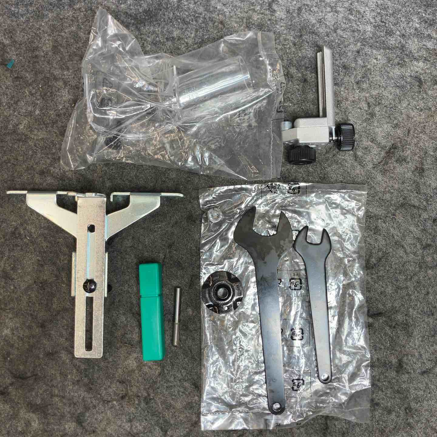 【中古】【動作OK】【店頭引取限定】Super  ルータートリマースタンド マキタ/makita 12mm 電子ルーター C3612 スタンドセット 無段変速