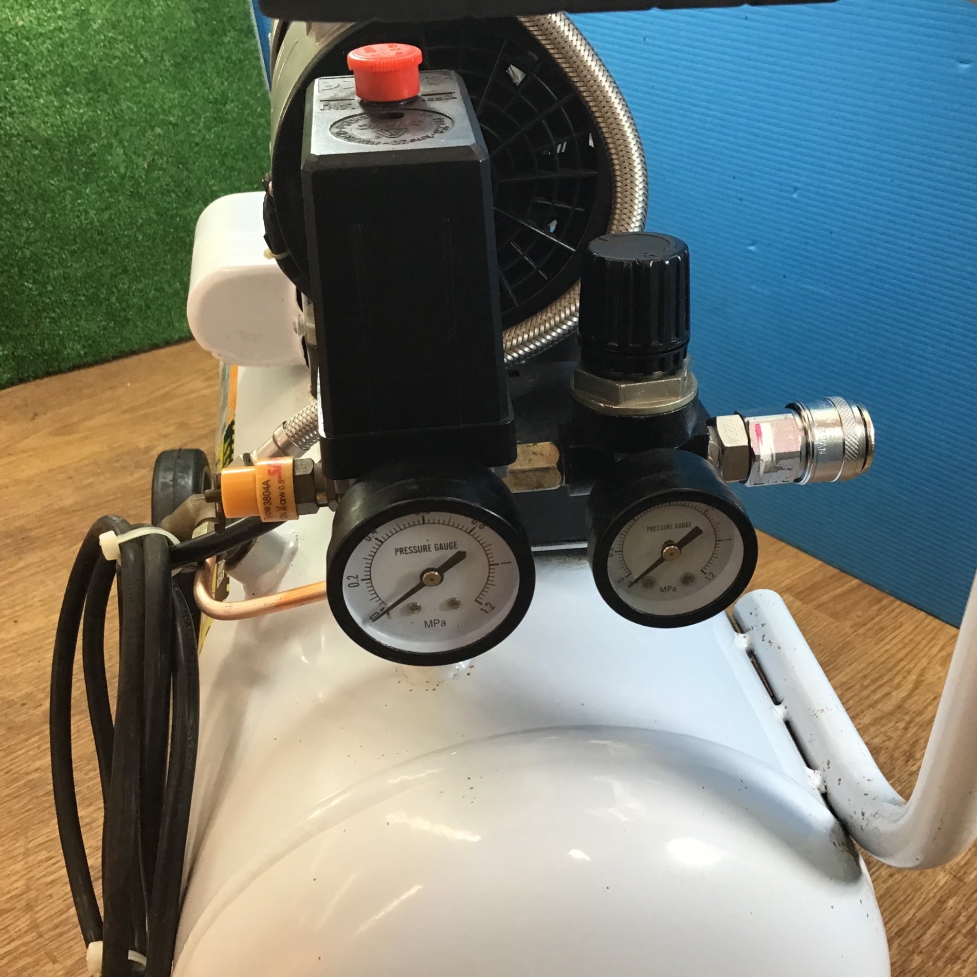 〇高儀 EARTH MAN エアーコンプレッサー オイルレス 静音タイプ 25L