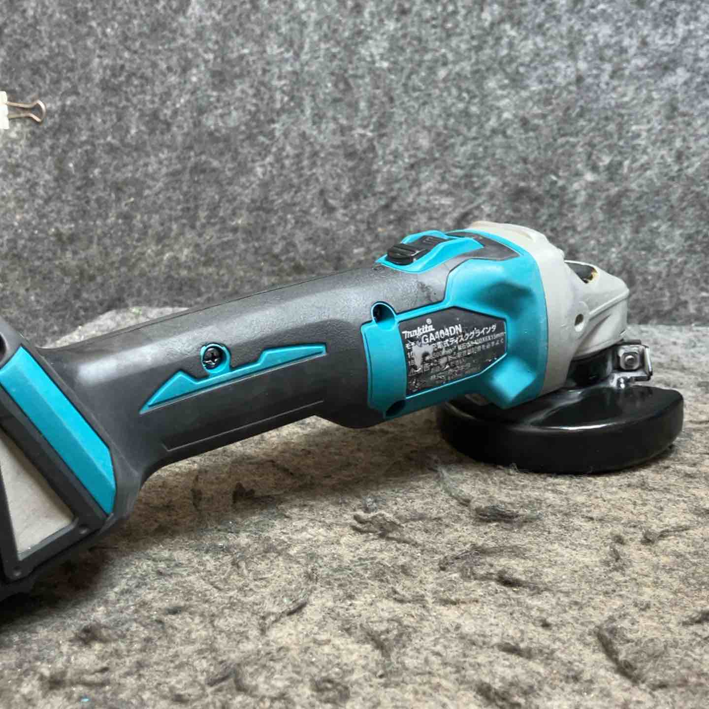 マキタ(makita) 100mmコードレスディスクグラインダ GA404DZN(6.0Ah