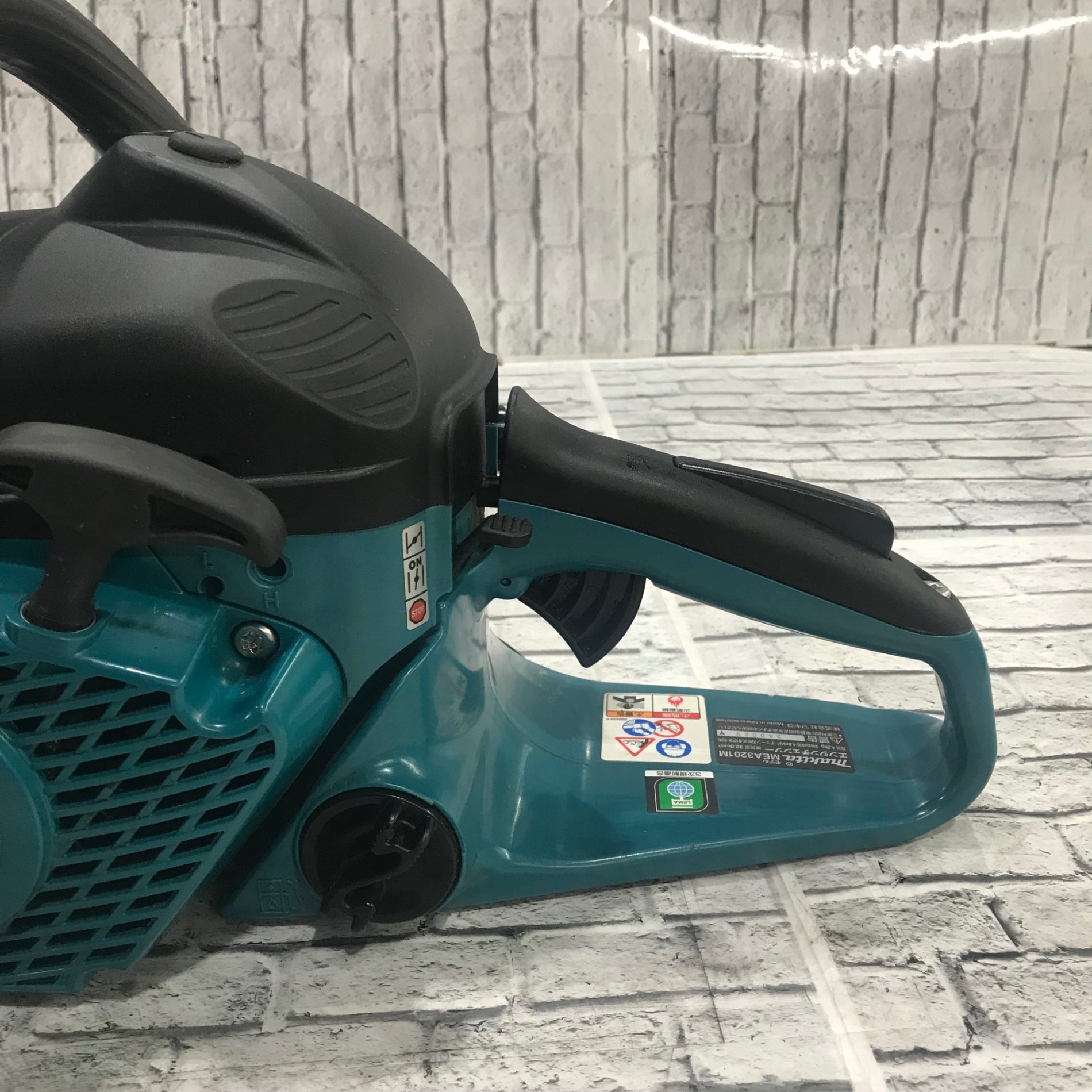 ☆マキタ(makita) 350mmエンジンチェンソー MEA3201M【川口店