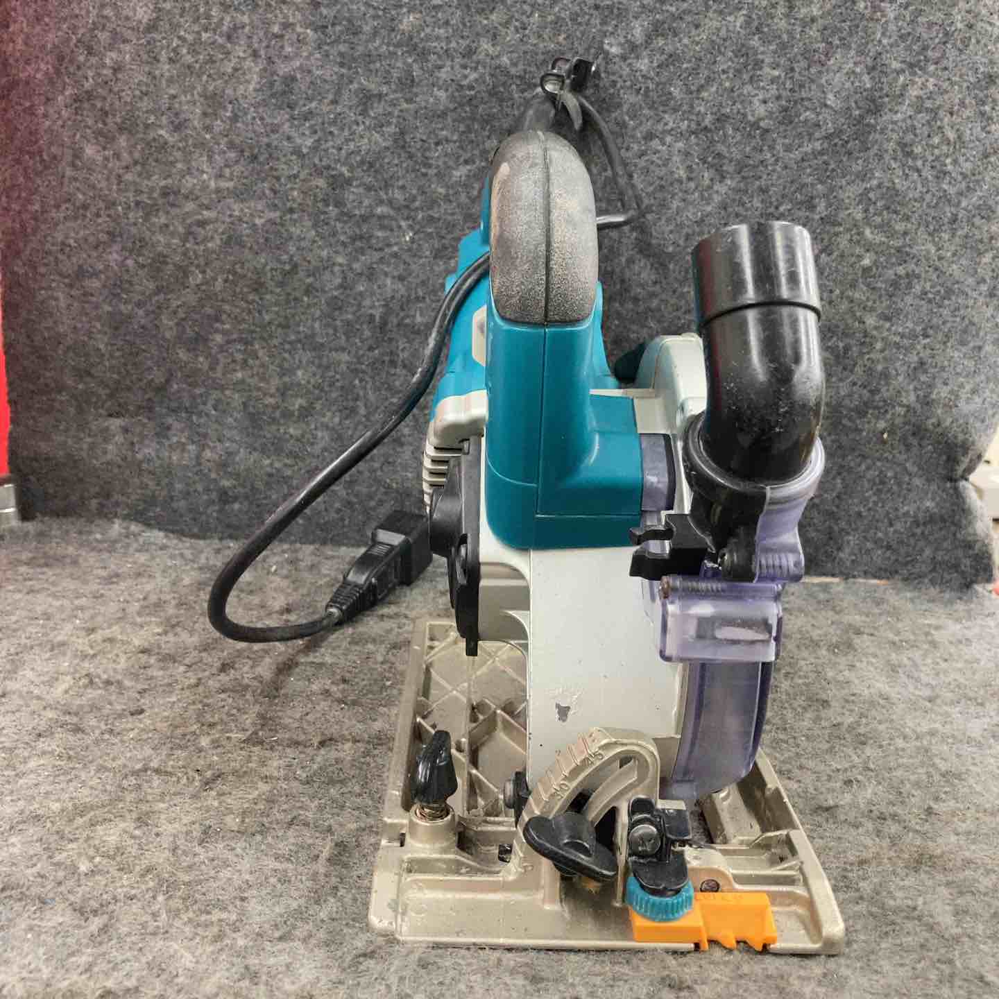 【現状品】★マキタ(makita) 125mm防じん丸のこ 5205FX【鴻巣店】 現状品】☆マキタ(makita) 125mm防じん丸のこ 5205FX【鴻巣店