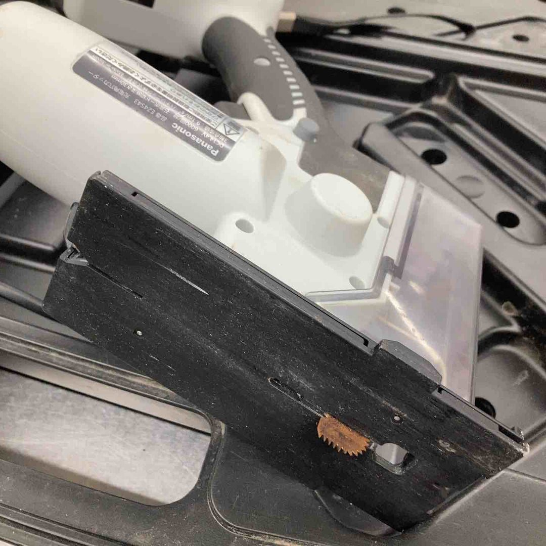 ◇パナソニック(Panasonic) コードレス角穴カッター EZ4543LS2S-B【戸田店】