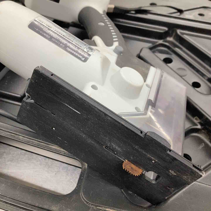 ◇パナソニック(Panasonic) コードレス角穴カッター EZ4543LS2S-B【戸田店】