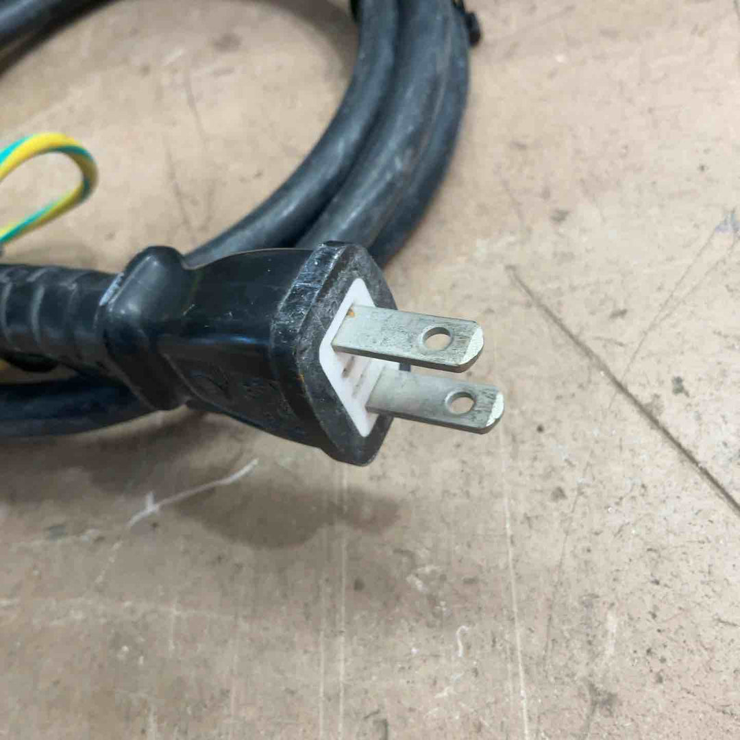 ★マキタ(makita) エアコンプレッサー AC700【草加店】