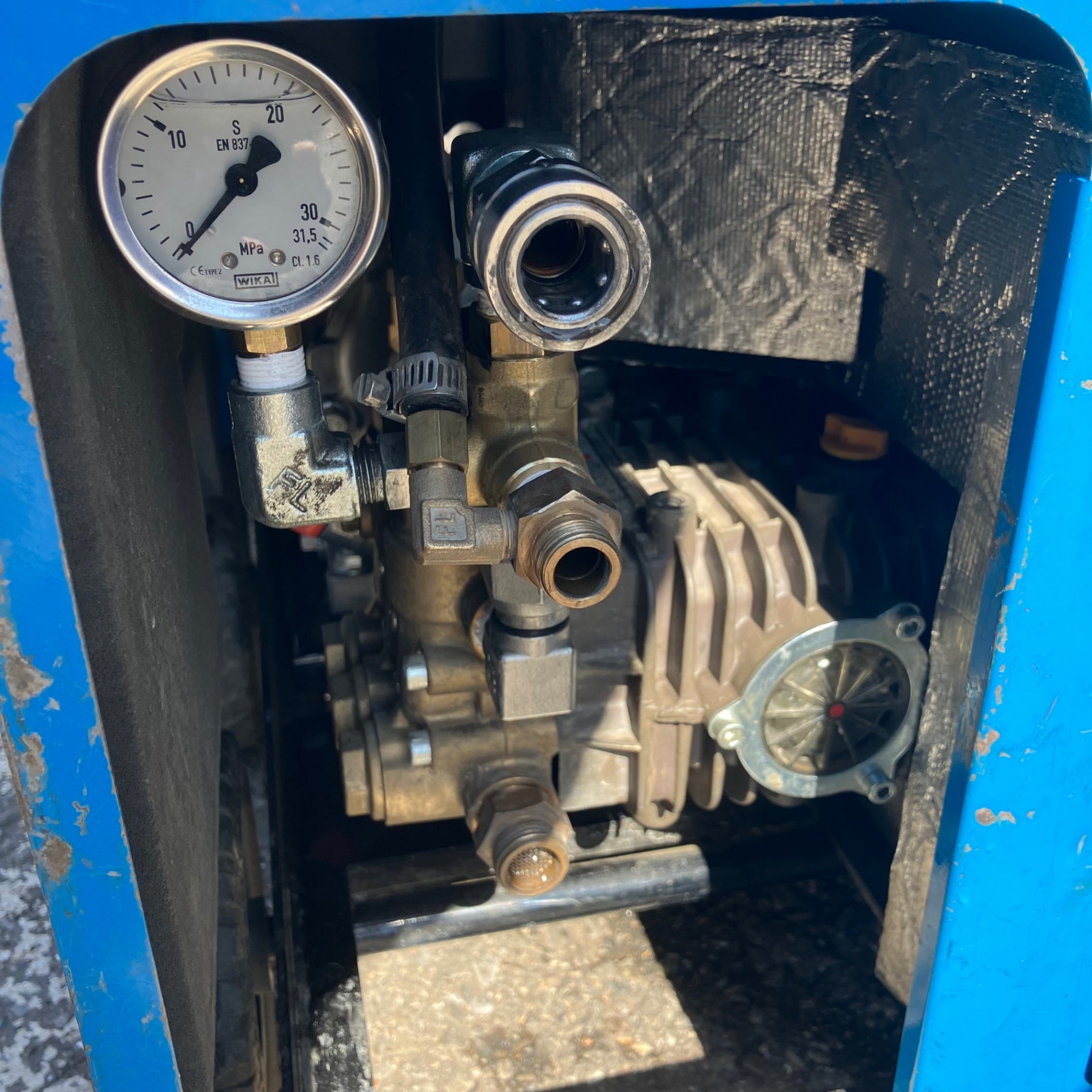 エンジン高圧洗浄機フルテックTD160 エンジン高圧洗浄機フルテックTD160 フルテック 防音型 エンジン式高圧