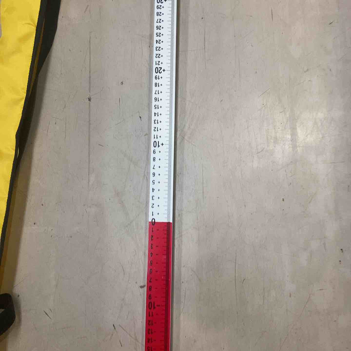 【店頭受取り限定】DOVOH 伸縮レベリングロッド アルミ製 2.4m DP2400【町田店】