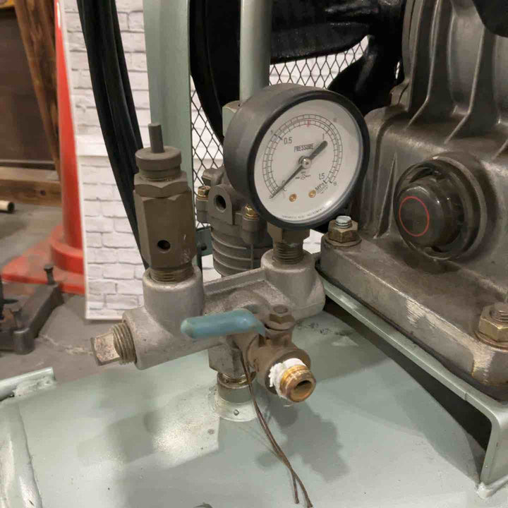 【店頭受取り限定】◇アネスト岩田(IWATA) レシプロコンプレッサー OCS-265P-1D 三相200V 2馬力【川口店】