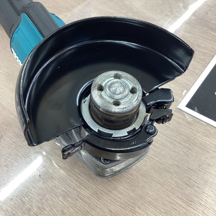 ★マキタ(makita) 100mmコードレスディスクグラインダ　40V GA009GZ【越谷店】