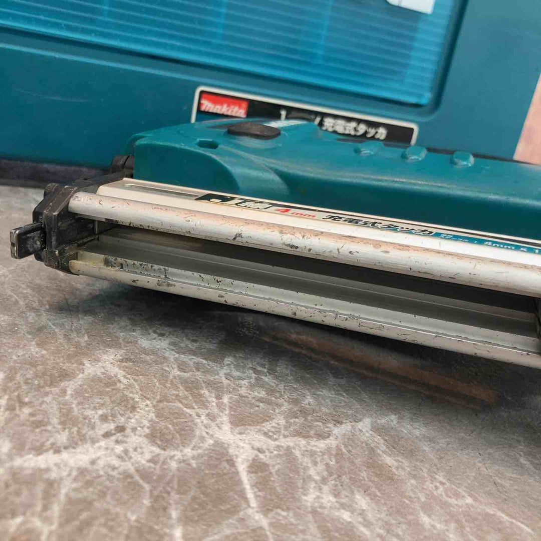 ☆マキタ(makita) 14.4V 4mm J線 コードレスタッカ ST420DRF【八潮店】