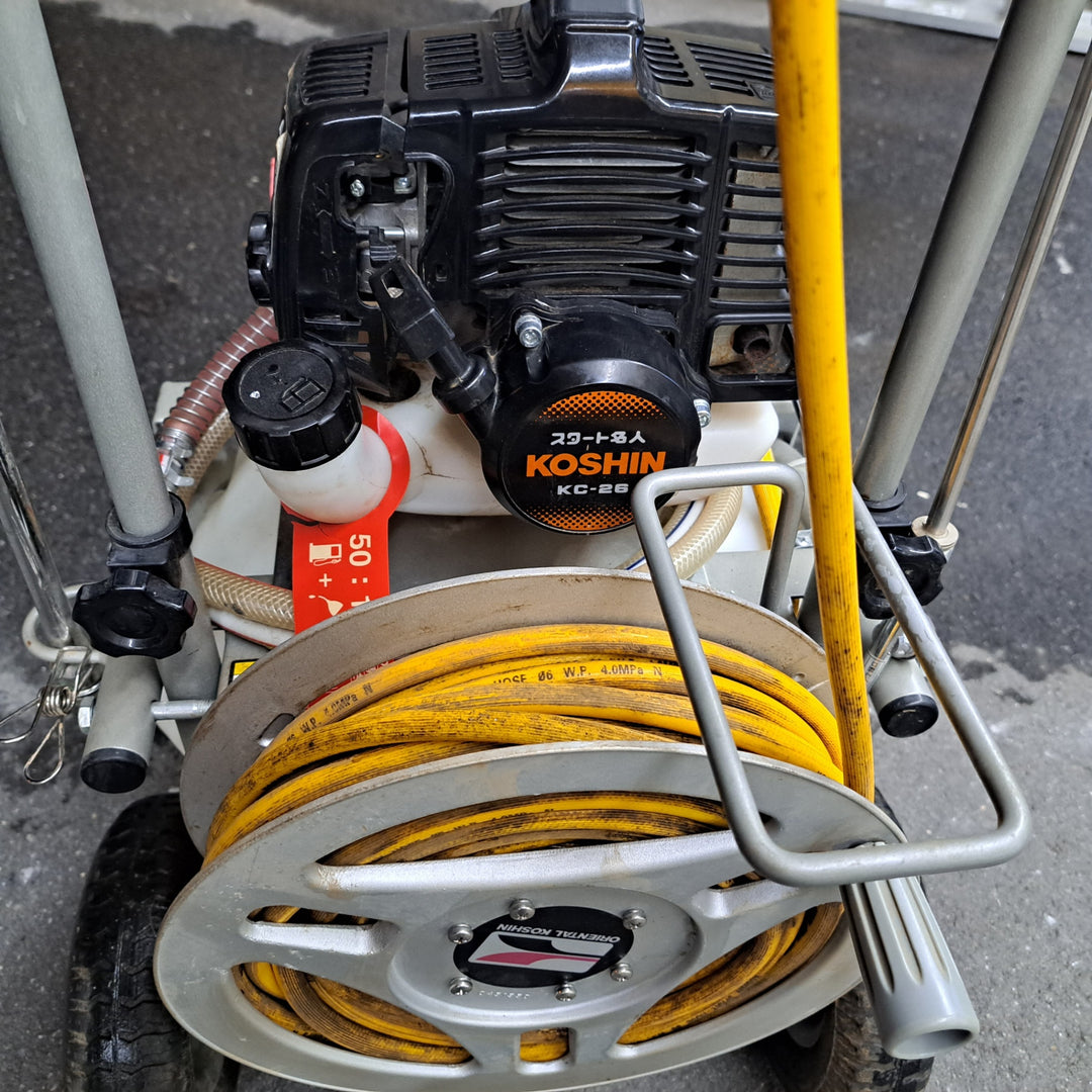 【中古・店頭受取り限定】 工進 2サイクル エンジン式 噴霧器 25Lタンクキャリー 1連ピストン ES-25T 【桶川店】