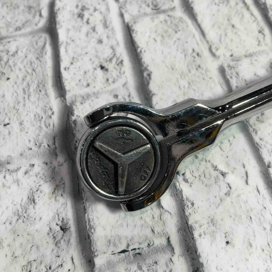 スナップオン(Snap-on) 1/4ソフトグリップラウンドヘッドラチェットハンドル(赤) THNF72【川口店】