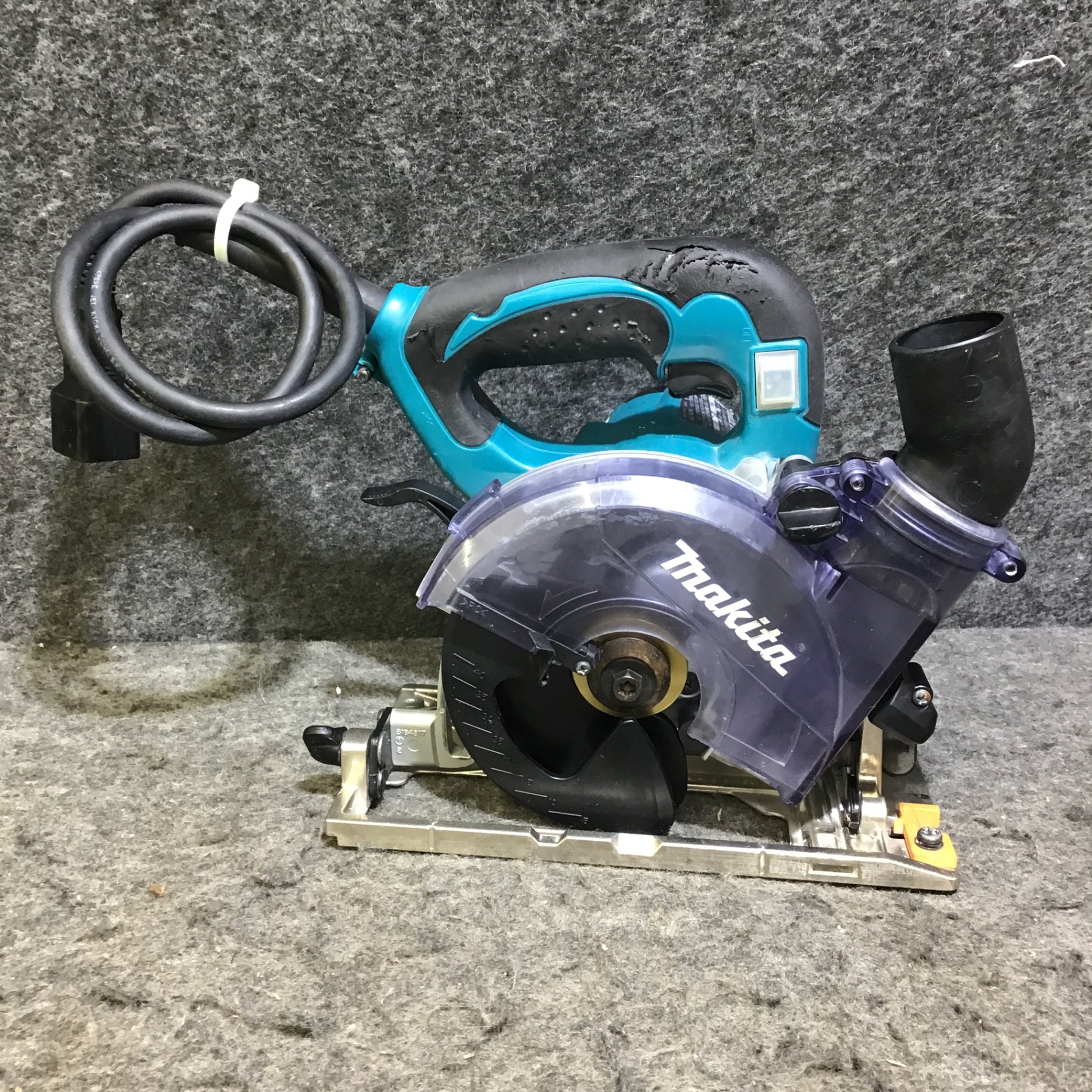 中古品!!【マキタmakita 125mm 防じん丸ノコ KS5000FX 鋸歯付き】 | ME